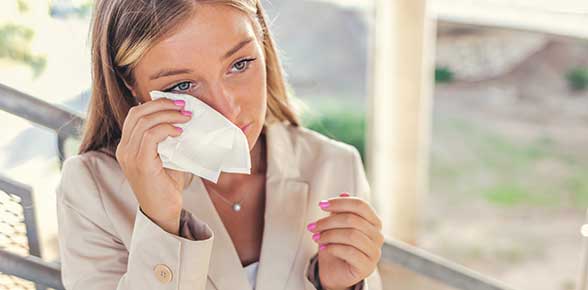 Allergie pollen yeux gonflés : Que faire ? | Kleenex®